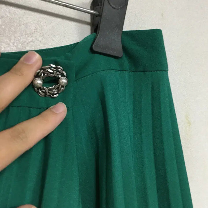 [BUNJANG] Sandro Asymmetric Pleated Skirt Size 1 / SANDRO 산드로 언발 플리츠 스커트 1