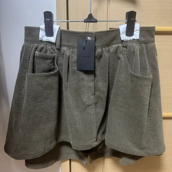 [BUNJANG] System Corduroy Mini Flare Skirt / 한섬 시스템 코듀로이 미니 플레어 스커트 64
