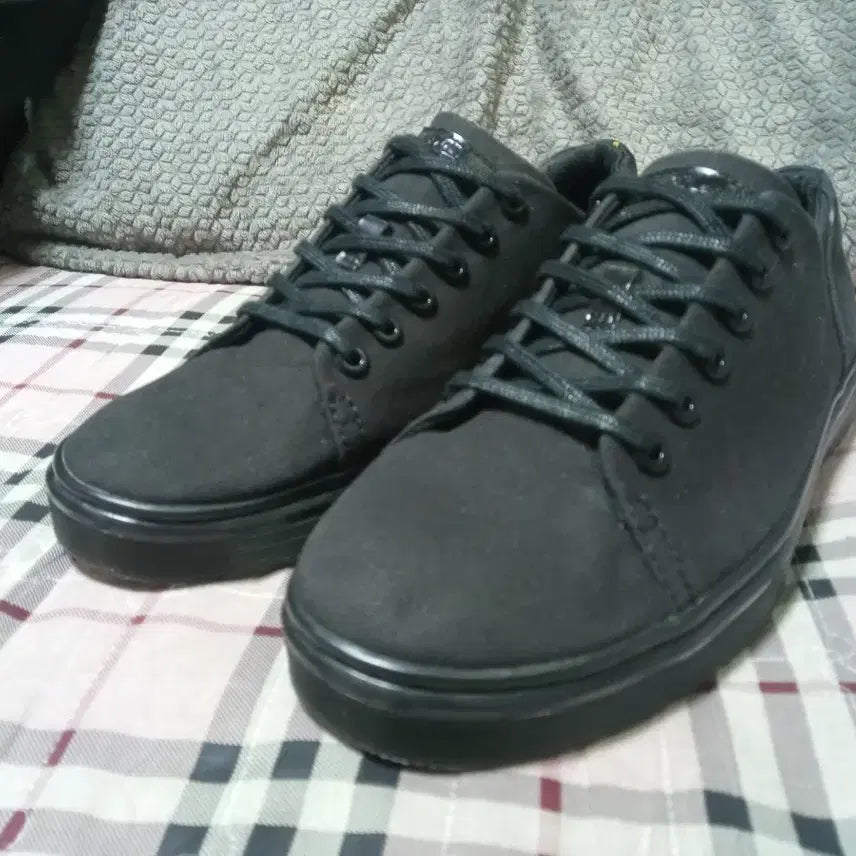 [BUNJANG] Dr. Martens Canvas Sneakers Size 43 / 닥터마틴 캔버스 스니커즈 43 상태우수
