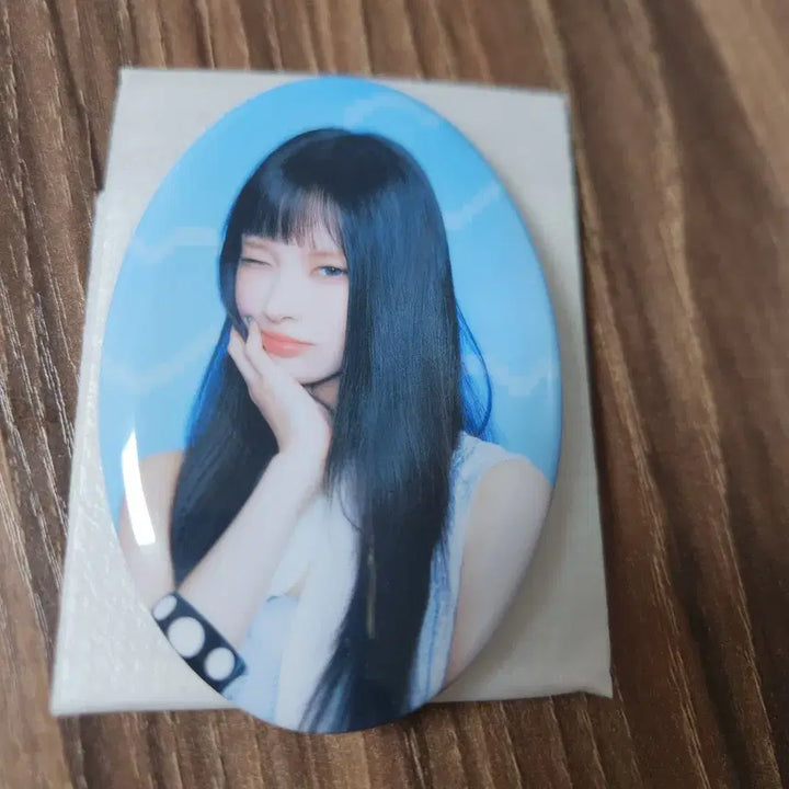 [BUNJANG] ILLIT Yoona Pin Badge / 아일릿 콘서트 md 프레스 스타트 핀뱃지 윤아