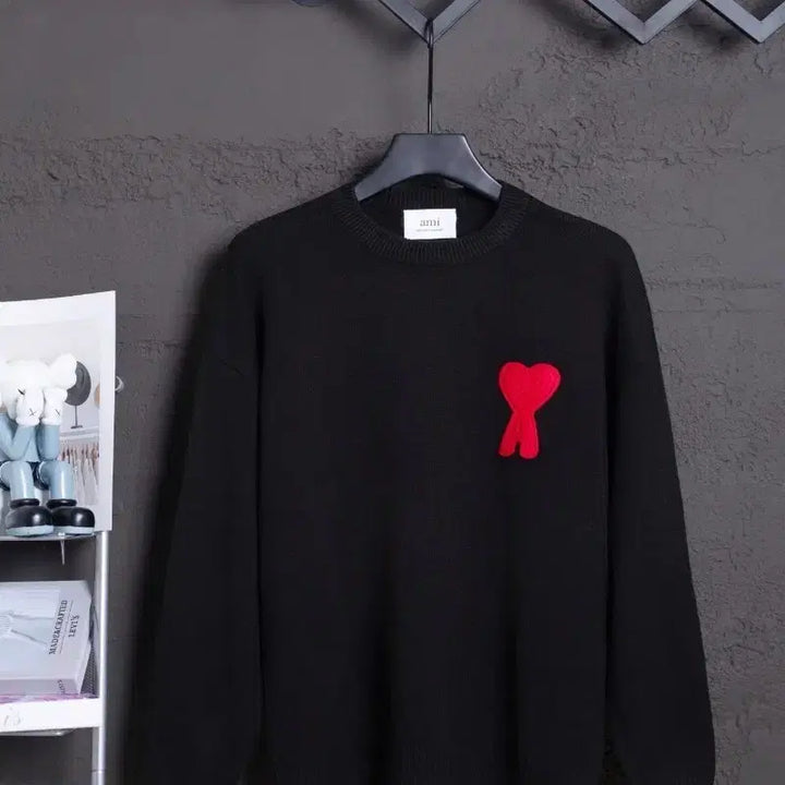 [BUNJANG] Ami Small Heart Black Knit Sweater / 아미 스몰 하트 블랙 니트