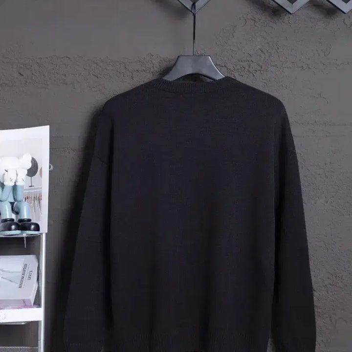 [BUNJANG] Ami Small Heart Black Knit Sweater / 아미 스몰 하트 블랙 니트