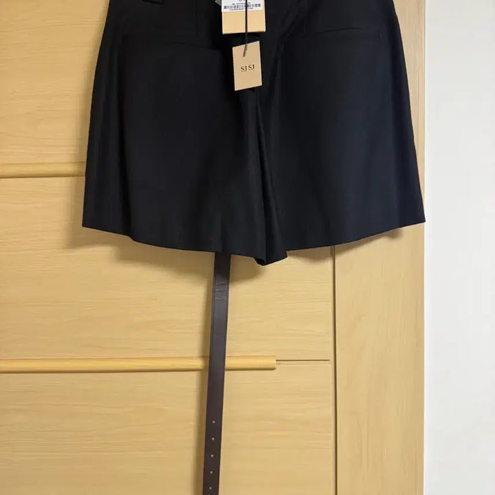 [BUNJANG] SJSJ Wool Blend Belted Culottes Shorts / SJSJ 울 블렌드 벨티드 퀼로트 숏츠