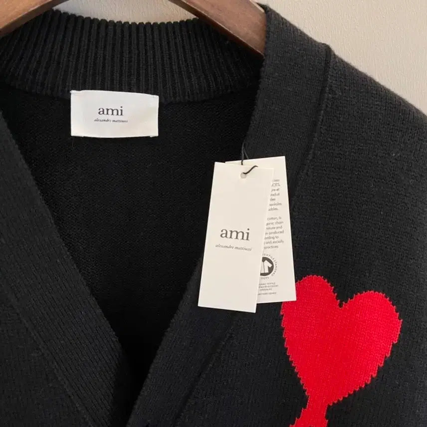 [BUNJANG] BTS (ARMY) Heart Logo Black Cardigan / 아미 하트 로고 블랙 가디건