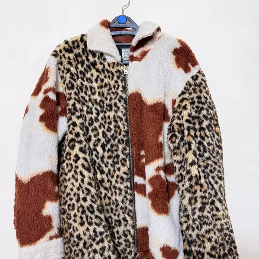 [BUNJANG] Beams Leopard Cow Pattern Fleece Jumper / Beams Fleece