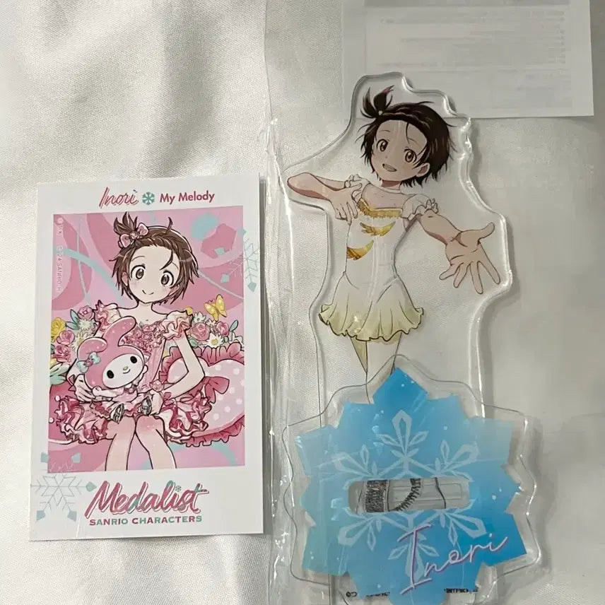 [BUNJANG] Medalist Inori Sanrio Photocard &amp; Acrylic Stand Bundle Set / 메달리스트 이노리 산리오 포카 eeo 아크릴스탠드