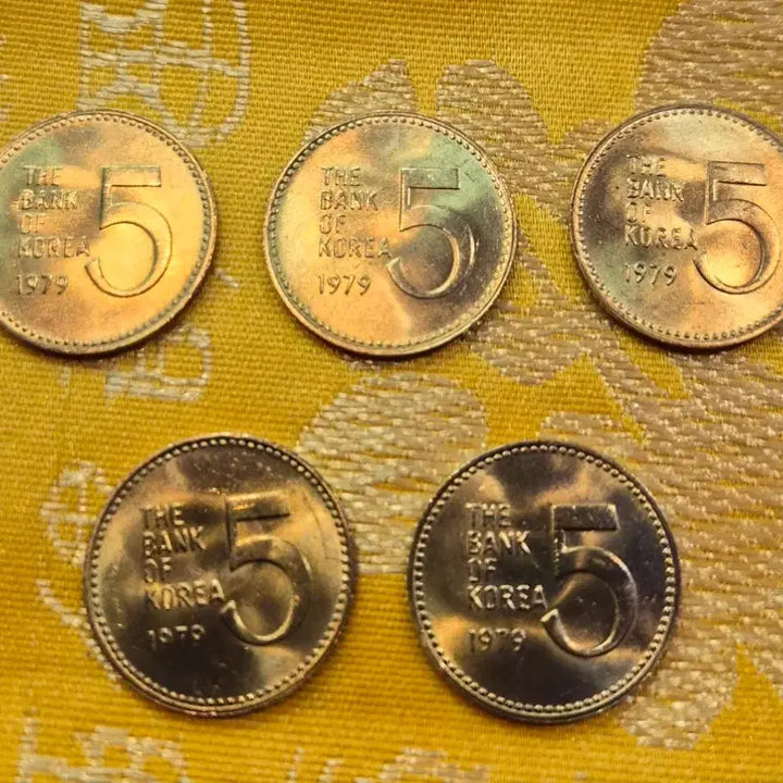 [BUNJANG] 1979 Bank of Korea 5 Won Coin Bundle / 1979년 한국은행 5원 5개일괄