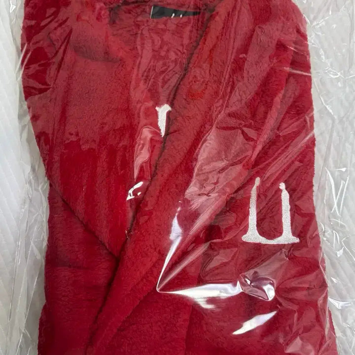[BUNJANG] G-Dragon Weverse Shop Red Robe / 지디 위버멘쉬 레드로브 [미개봉,당일배송]
