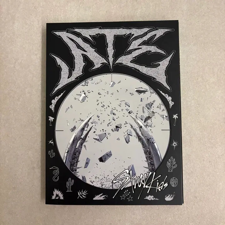 [BUNJANG] Stray Kids SKZ [ATE] Album / 스트레이키즈 스키즈 에이트 앨범 판매합니다
