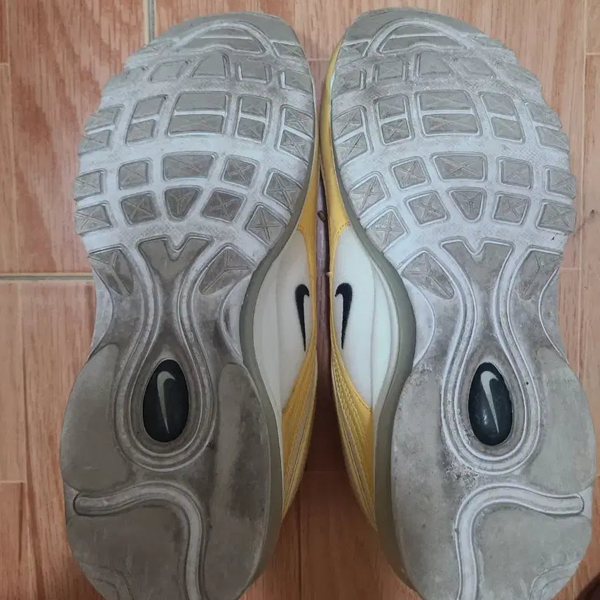 [BUNJANG] Nike Air Max 97 Yellow Sneakers (245mm) / 나이키 에어맥스 97 옐로우 운동화 245사이즈^^
