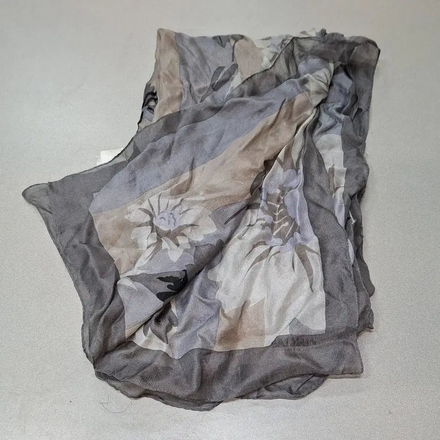 [BUNJANG] Balmain Silk Scarf / [AI 95%] 발망 실크스카프 52x168 봄가을 38373