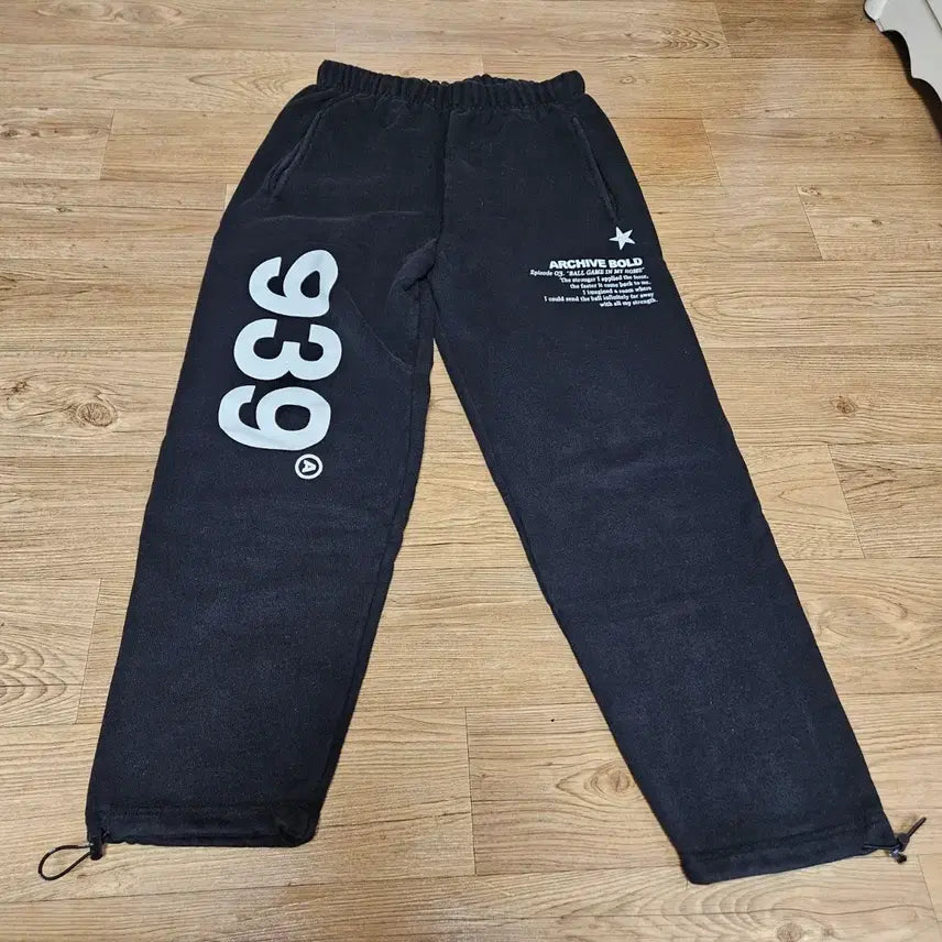 [SOLD OUT] 아카이브볼드 939 프린팅 트레이닝 팬츠 블랙 S