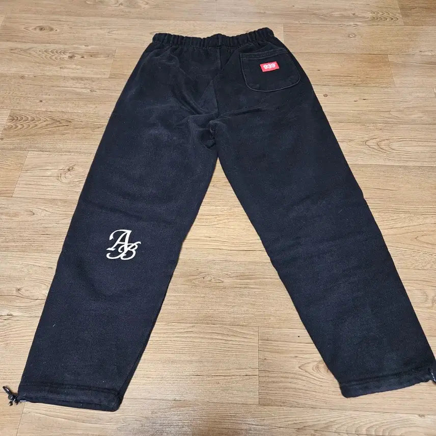 [SOLD OUT] 아카이브볼드 939 프린팅 트레이닝 팬츠 블랙 S