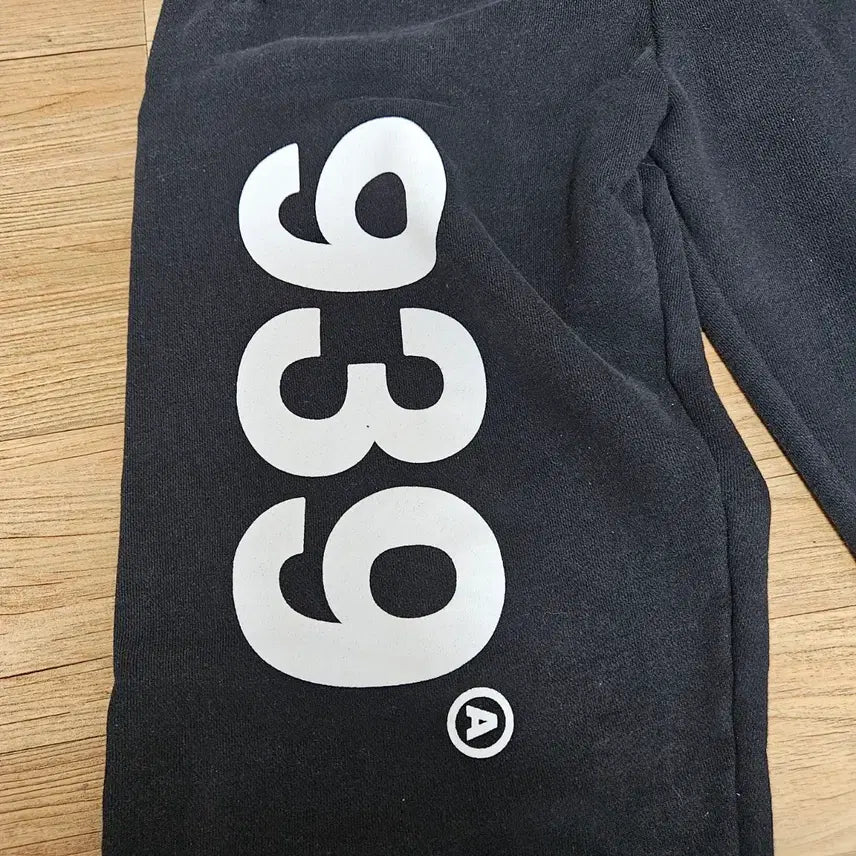 [SOLD OUT] 아카이브볼드 939 프린팅 트레이닝 팬츠 블랙 S