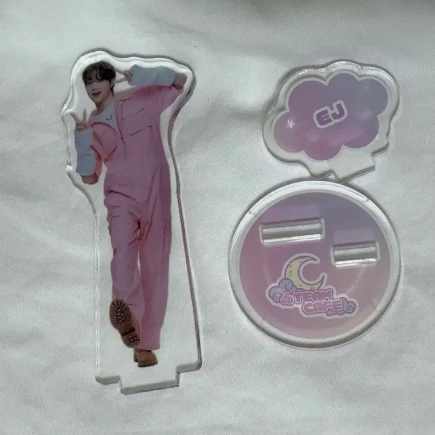 [BUNJANG] &amp;TEAM Eui-ju Acrylic Stand / 앤팀 의주 앤팀카페 아크스타 아크릴스탠드