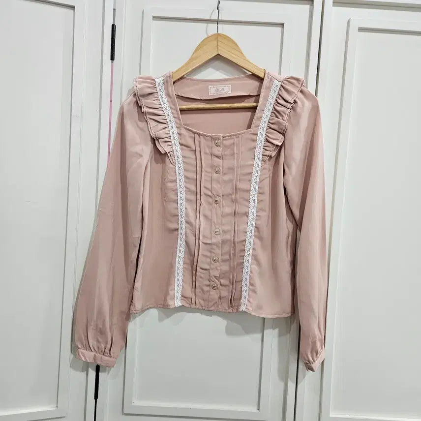 [BUNJANG] Penderie Lace Frill Blouse / 펜더리 레이스 프릴 블라우스