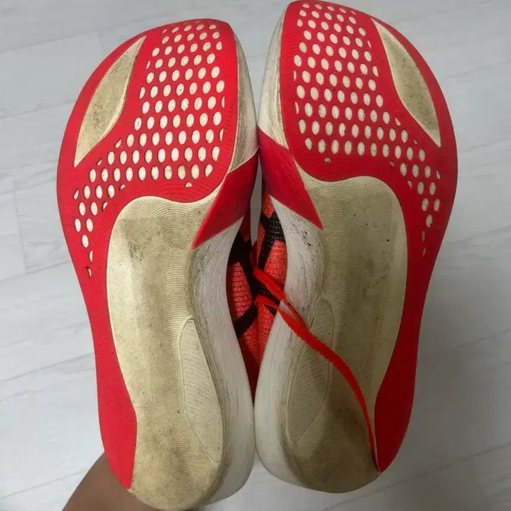 [SOLD OUT] 아식스 메타스피드 스카이 도쿄 285