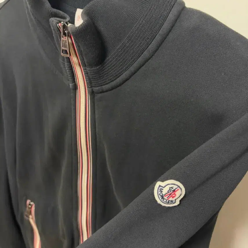 [BUNJANG] Moncler Striped Navy Zip-up Jacket (S) / [정품] 몽클레어 스트라이프 네이비 집업 자켓 S