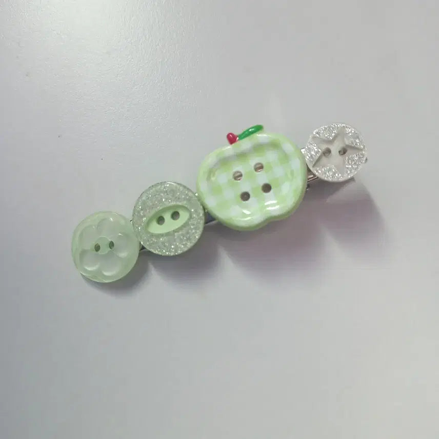 [BUNJANG] Unbranded Green Apple Button Hairpin / 반짝 풋사과 단추핀 헤어핀 머리핀