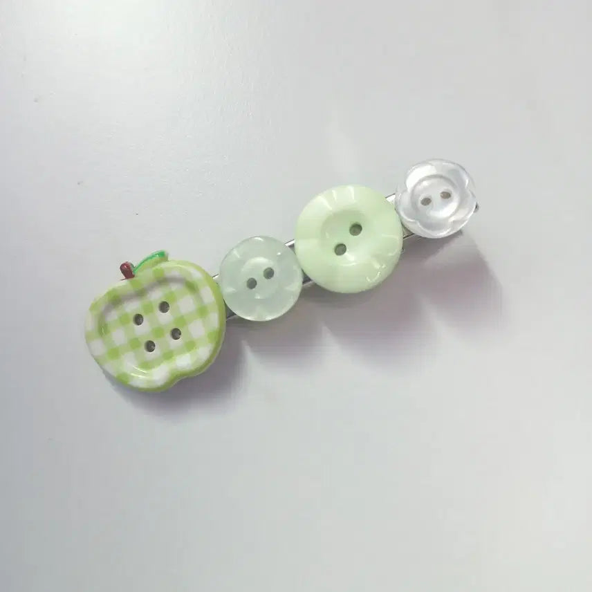 [BUNJANG] Handmade Green Apple Button Hairpin / 제철 풋사과 단추핀 헤어핀 머리핀