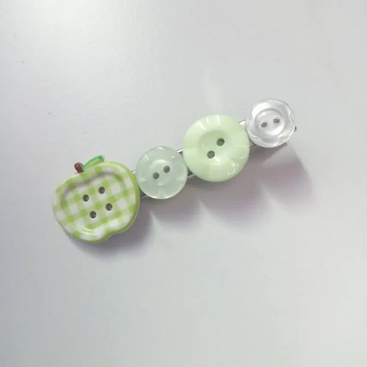 [BUNJANG] Handmade Green Apple Button Hairpin / 제철 풋사과 단추핀 헤어핀 머리핀