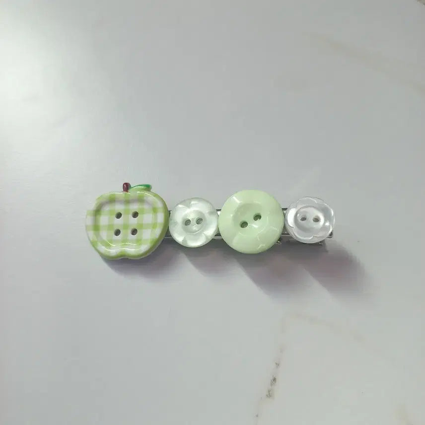 [BUNJANG] Handmade Green Apple Button Hairpin / 제철 풋사과 단추핀 헤어핀 머리핀