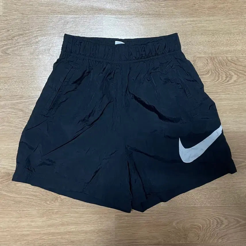 [BUNJANG] Nike Swoosh Black Shorts / 나이키 스우시 블랙 반바지 바지