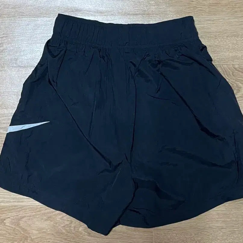 [BUNJANG] Nike Swoosh Black Shorts / 나이키 스우시 블랙 반바지 바지
