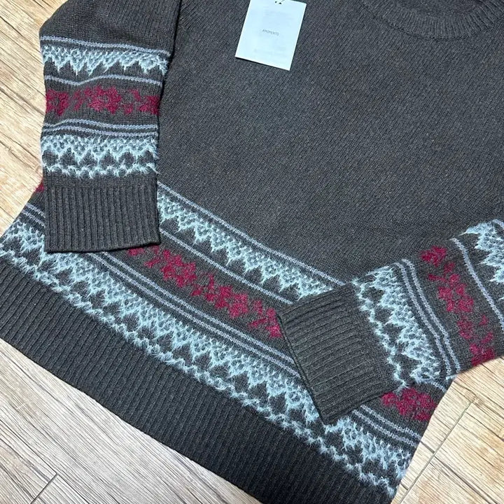[BUNJANG] AMOMENTO Jacquard Sweater (M) - Knitwear / [M] 아모멘토 자카드 니트 M사이즈 판매