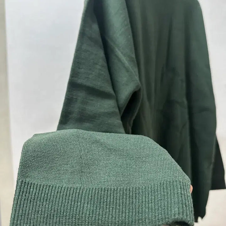 [BUNJANG] Basic Round Neck Knit Sweater / (새상품) 탄탄한 라운드넥 니트