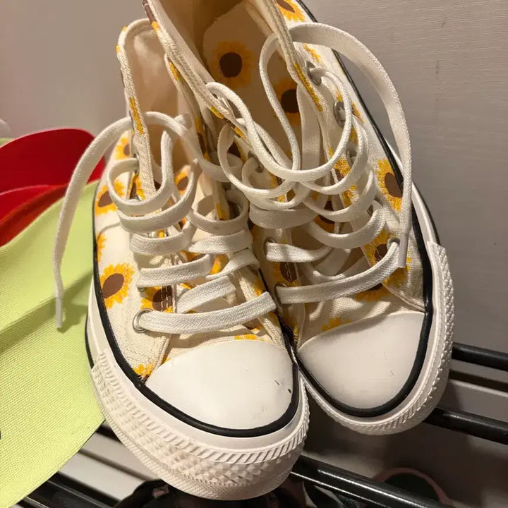 [BUNJANG] Converse Chuck Taylor All Star 70 Sunflower Custom Sneakers / 컨버스 척 테일러 올스타 70 해바라기 커스텀 230