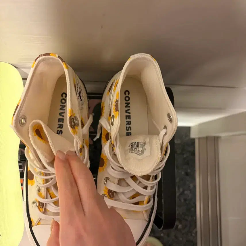 [BUNJANG] Converse Chuck Taylor All Star 70 Sunflower Custom Sneakers / 컨버스 척 테일러 올스타 70 해바라기 커스텀 230