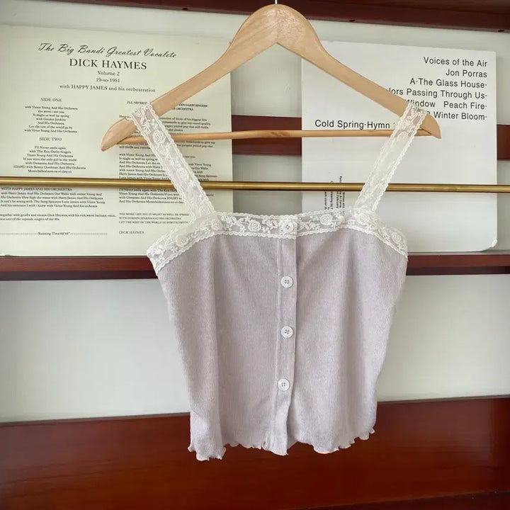 [BUNJANG] Oini Vintage Lace Cami Blouse Beige / 빈티지 레이스 나시 블라우스 베이지