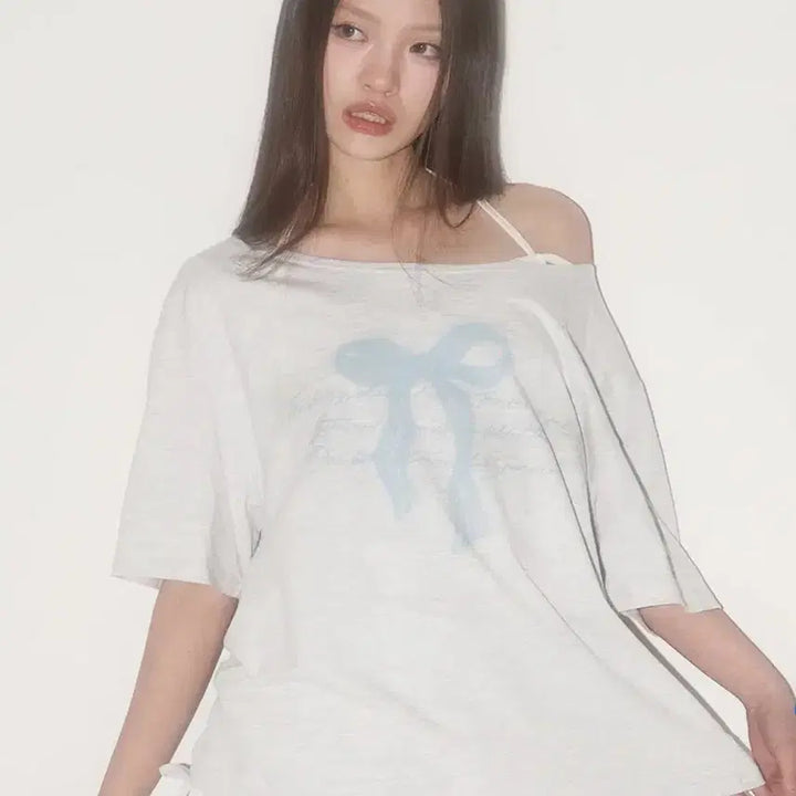 [BUNJANG] Illygo Ribbon Shirring Off-Shoulder T-Shirt / 일리고 리본 셔링 오프숄더 티셔츠 백멜란지