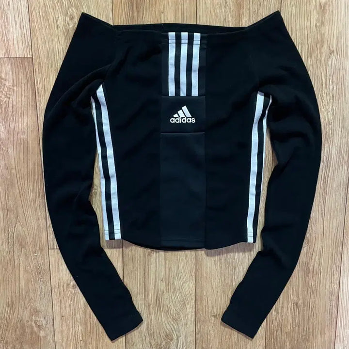 [BUNJANG] Adidas Black Custom Off-Shoulder Long Sleeve Top / 아디다스 블랙 커스텀 오프숄더 긴팔 한소희탑 대장