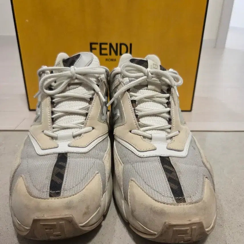 [BUNJANG] FENDI Sneakers Shoes / 펜디 FENDI 스니커즈 신발 8.5 싸게 팝니다