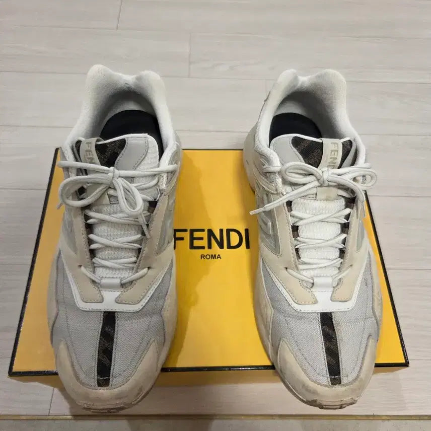 [BUNJANG] FENDI Sneakers Shoes / 펜디 FENDI 스니커즈 신발 8.5 싸게 팝니다
