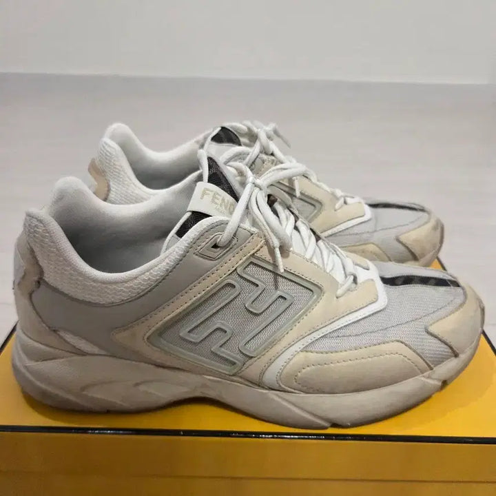 [BUNJANG] FENDI Sneakers Shoes / 펜디 FENDI 스니커즈 신발 8.5 싸게 팝니다