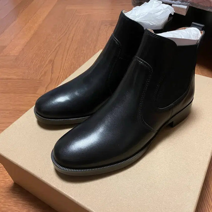 [BUNJANG] Cuérn Prague Chelsea Boots / 쿠에른 프라하 첼시부츠