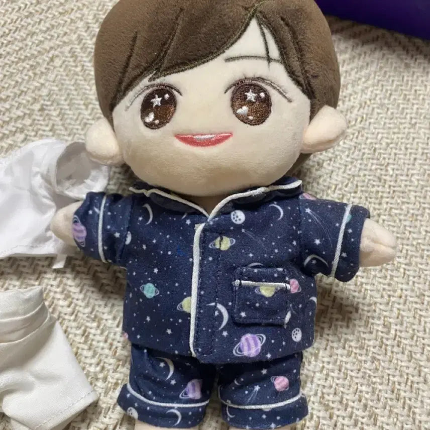[BUNJANG] Astro Cha Eun-woo Doll - Telephone, Pajama Outfit / 아스트로 차은우 인형 - 전화해, 파자마 의상 포함