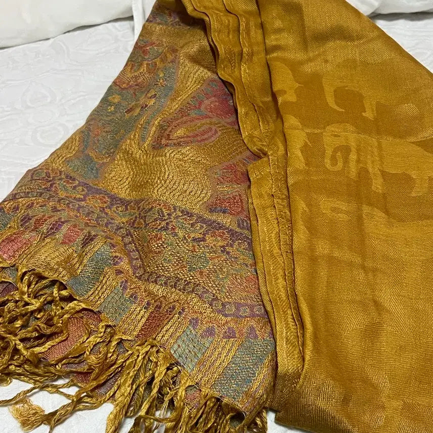 [BUNJANG] Pakistan Gold Pattern Tassel Scarf 100% Cashmere / (파키스탄) 100프로 캐시미어 골드 패턴 태슬 스카프 숄