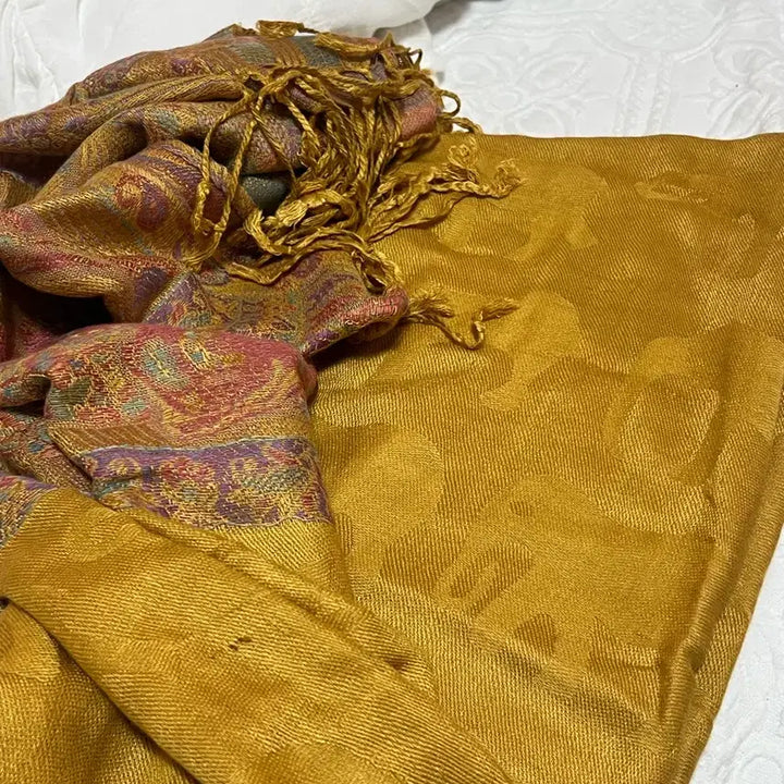 [BUNJANG] Pakistan Gold Pattern Tassel Scarf 100% Cashmere / (파키스탄) 100프로 캐시미어 골드 패턴 태슬 스카프 숄