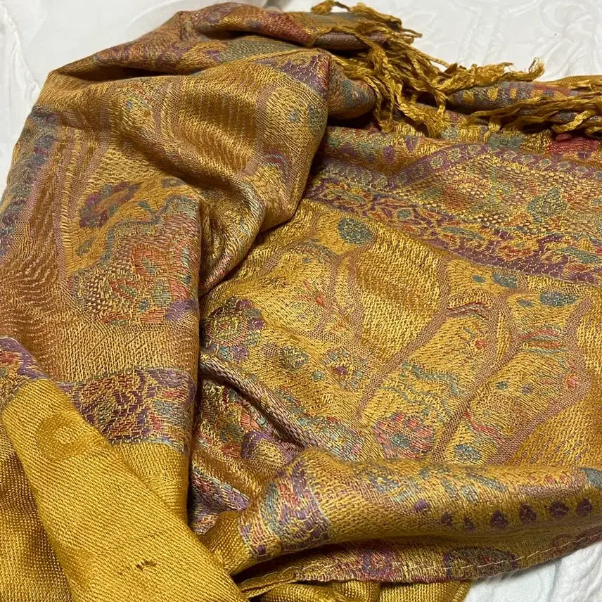 [BUNJANG] Pakistan Gold Pattern Tassel Scarf 100% Cashmere / (파키스탄) 100프로 캐시미어 골드 패턴 태슬 스카프 숄