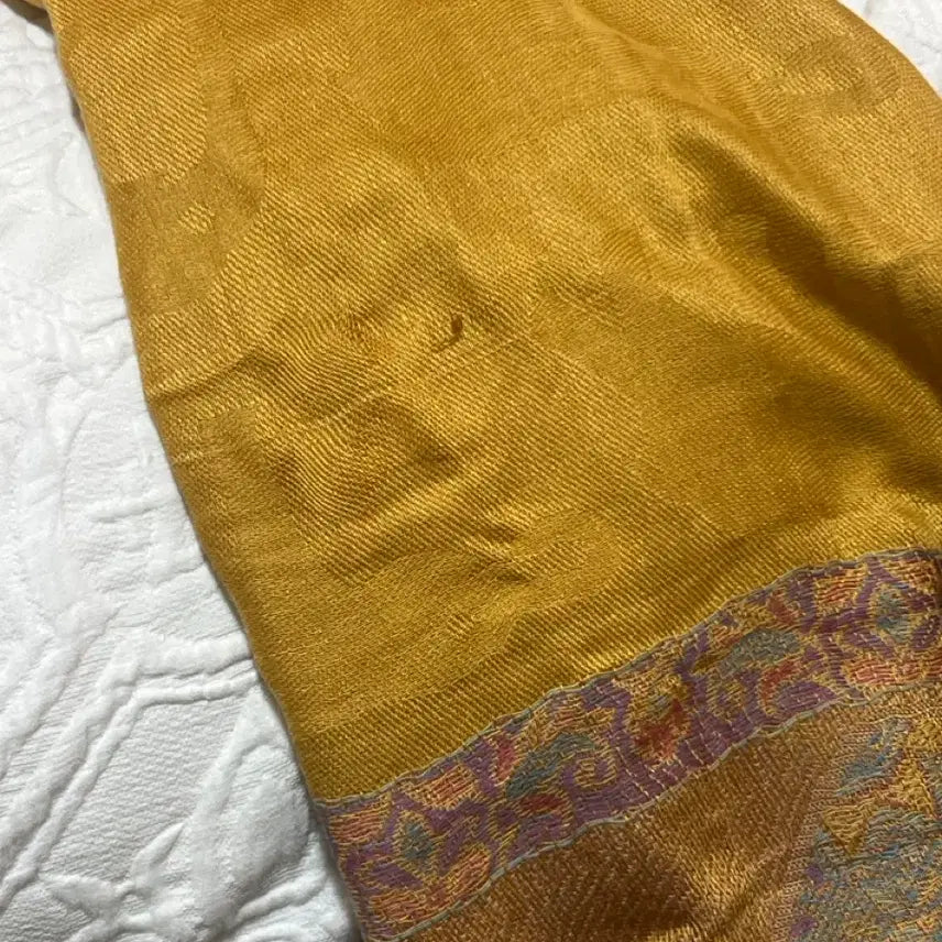 [BUNJANG] Pakistan Gold Pattern Tassel Scarf 100% Cashmere / (파키스탄) 100프로 캐시미어 골드 패턴 태슬 스카프 숄