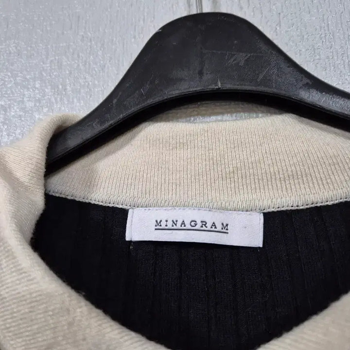 [BUNJANG] Unbranded Crop Ribbed Knit Top / 스텐카라 크롭 골지 니트티 55