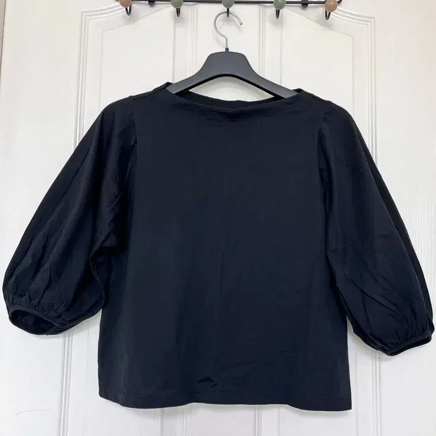[BUNJANG] Uniqlo Black Puff Sleeve T-shirt / 유니클로 블랙 퍼프 티셔츠