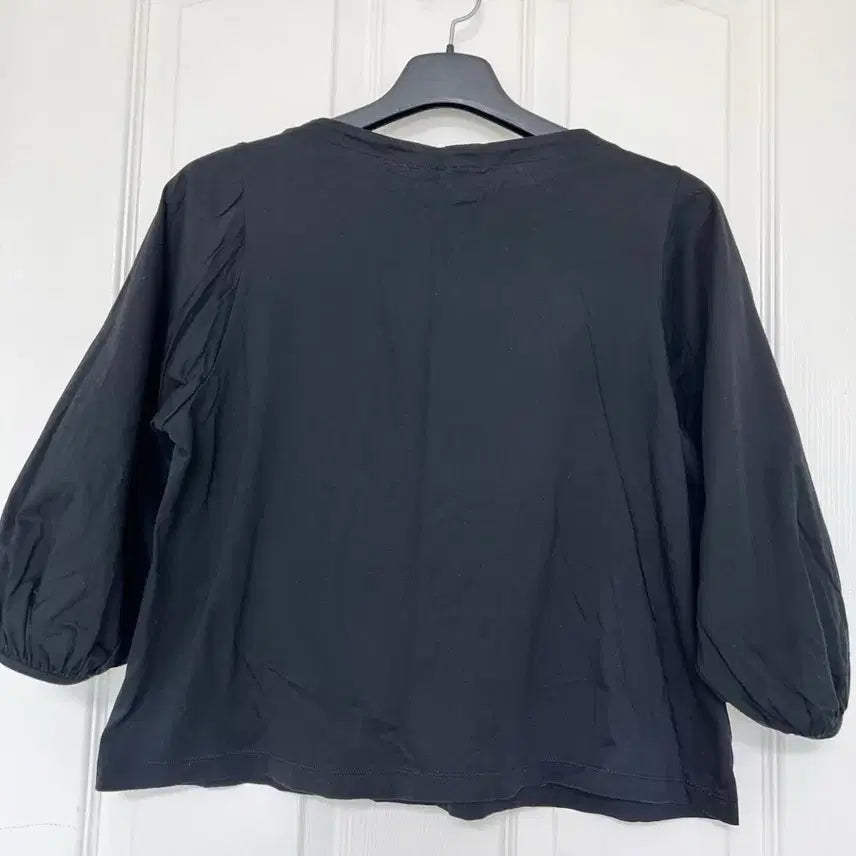 [BUNJANG] Uniqlo Black Puff Sleeve T-shirt / 유니클로 블랙 퍼프 티셔츠