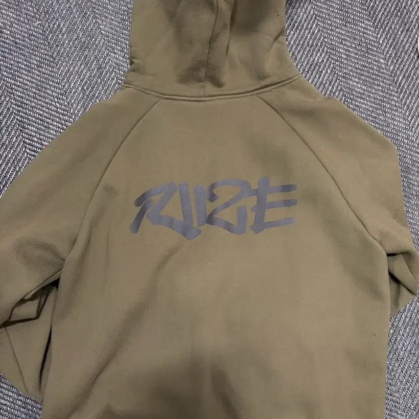 [BUNJANG] RIIZE Up Hoodie B Version Khaki / 라이즈 업 MD 후드티 B버전 카키 (포카X) 판매