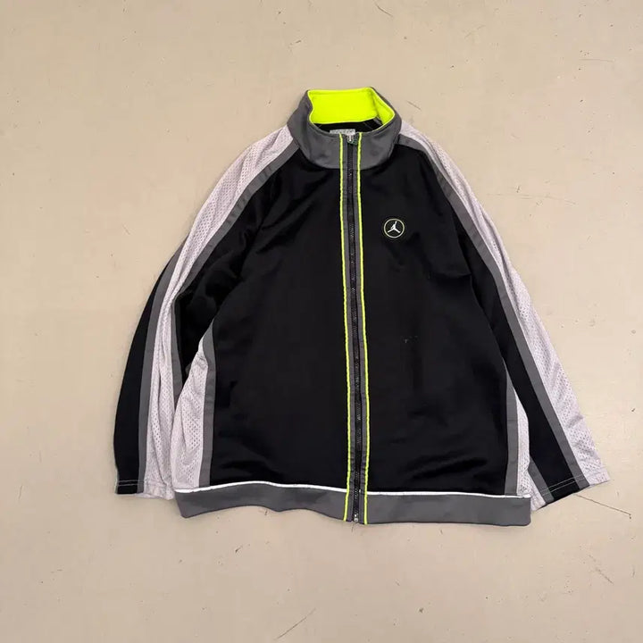 [SOLD OUT] 나이키 조던 오버핏 트랙탑 져지