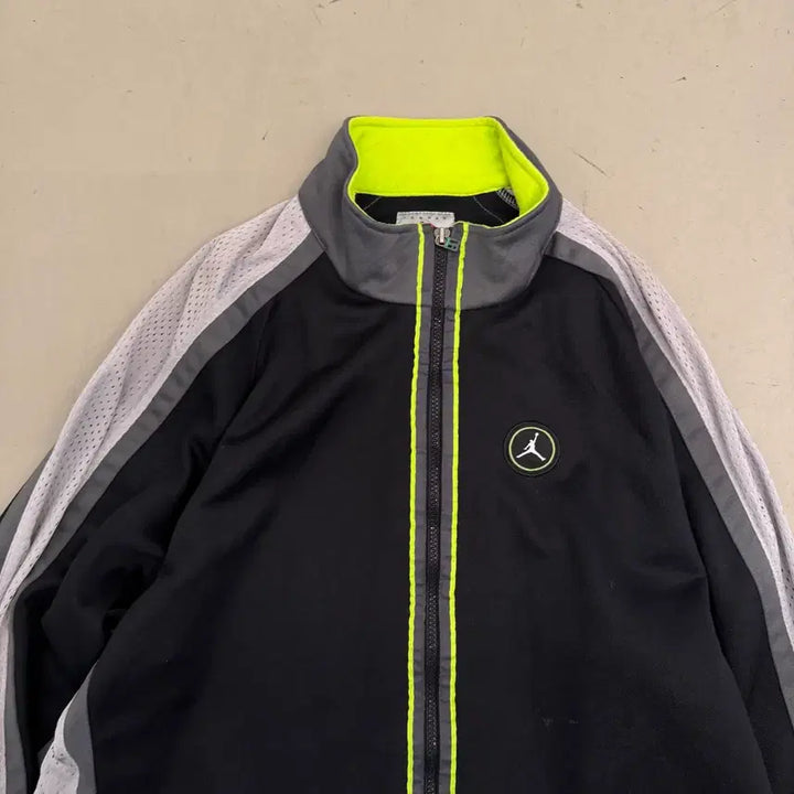[SOLD OUT] 나이키 조던 오버핏 트랙탑 져지